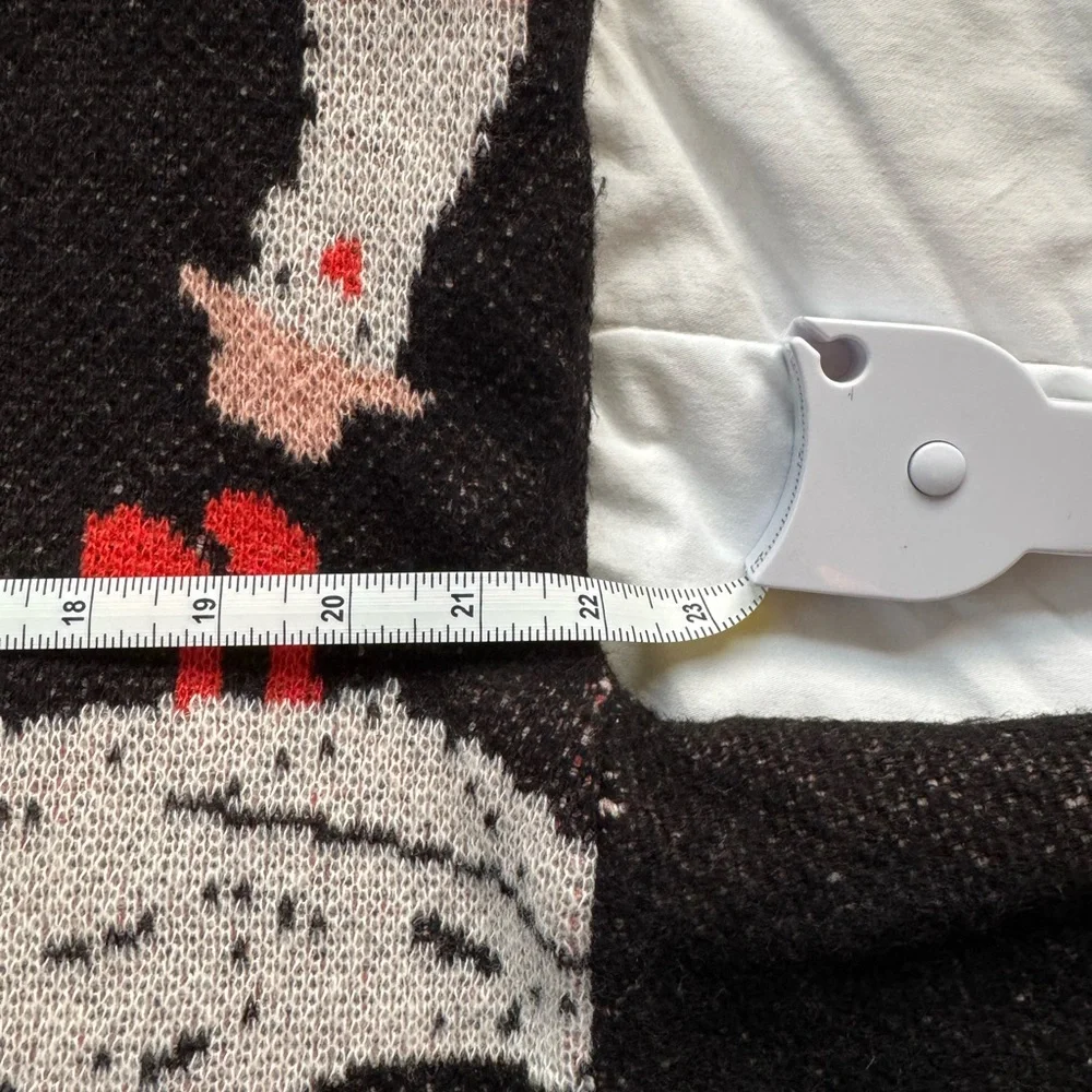All-Over Goose Print Knit Crewneck Sweater - Black & White (unisex) - Picture 4 of 5